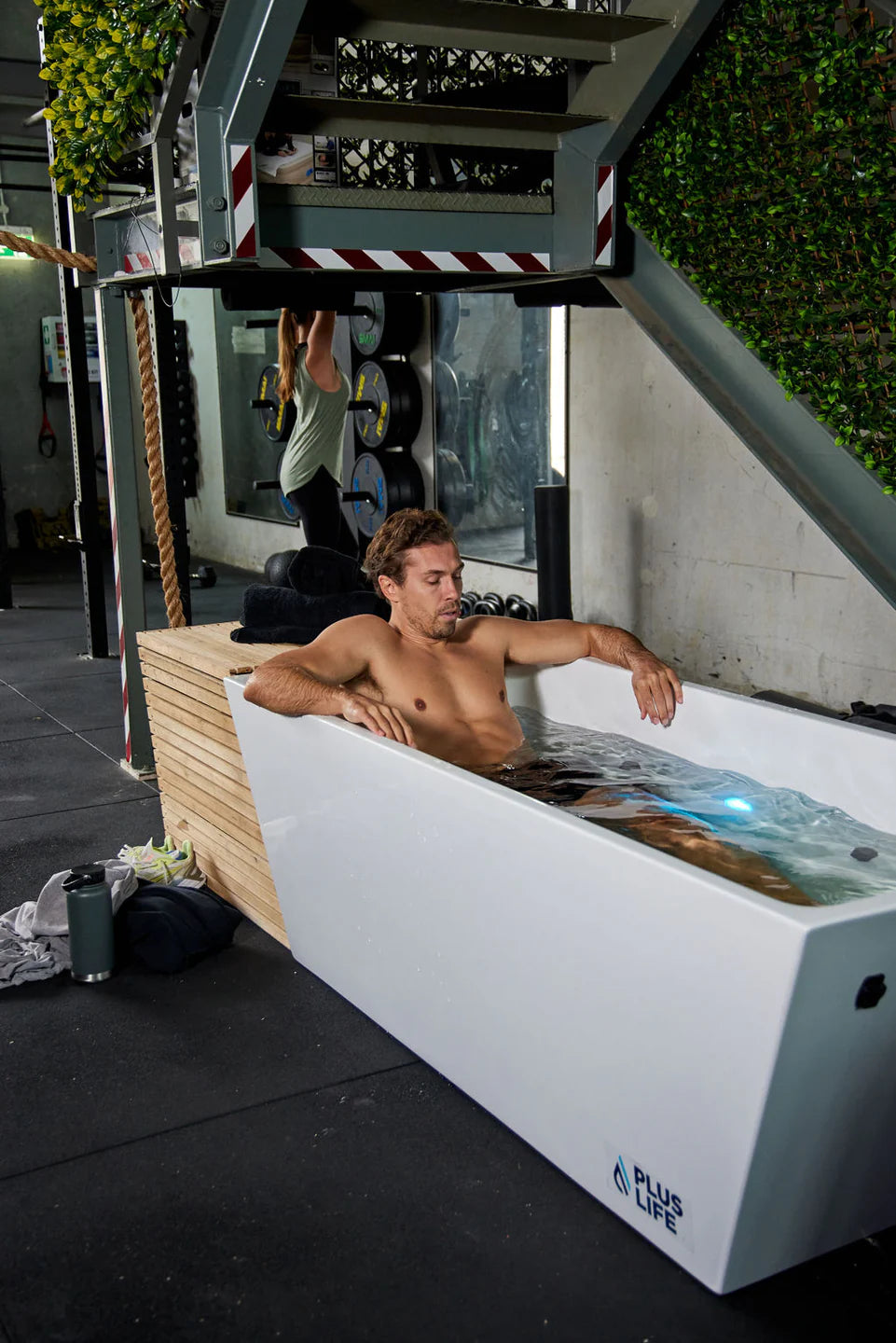 plusLife Commercial ice bath Cold therapy Athletic recovery Cold immersion Cryotherapy Muscle recovery Sports rehabilitation Performance enhancement Hydrotherapy Temperature therapy Recovery equipment Fitness recovery Cold water therapy Recovery technology Ice immersion Recovery center Cryo spa Recovery benefits Cold plunge Injury prevention Muscle inflammation
