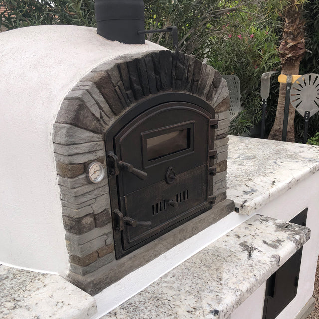 Authentic Ventura Premium Black Pizza Oven Wood-fired Traditional Handmade High-quality Outdoor Cooking Crust Flavorful Heat Insulation Design